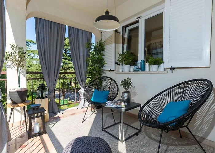 아파트 Cocktail And Coffe *